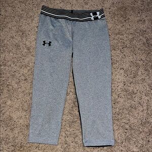 Under Armour Youth Gray & Black Cropped Leggings with Elastic Waistband